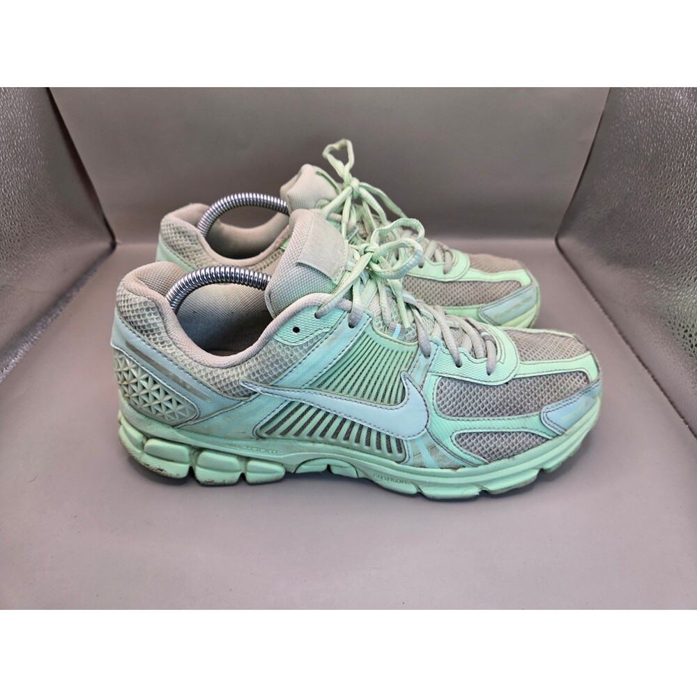 Nike Zoom Vomero 5 Shoes Men's 10 Vapor Green Running Athletic Workout Sneakers